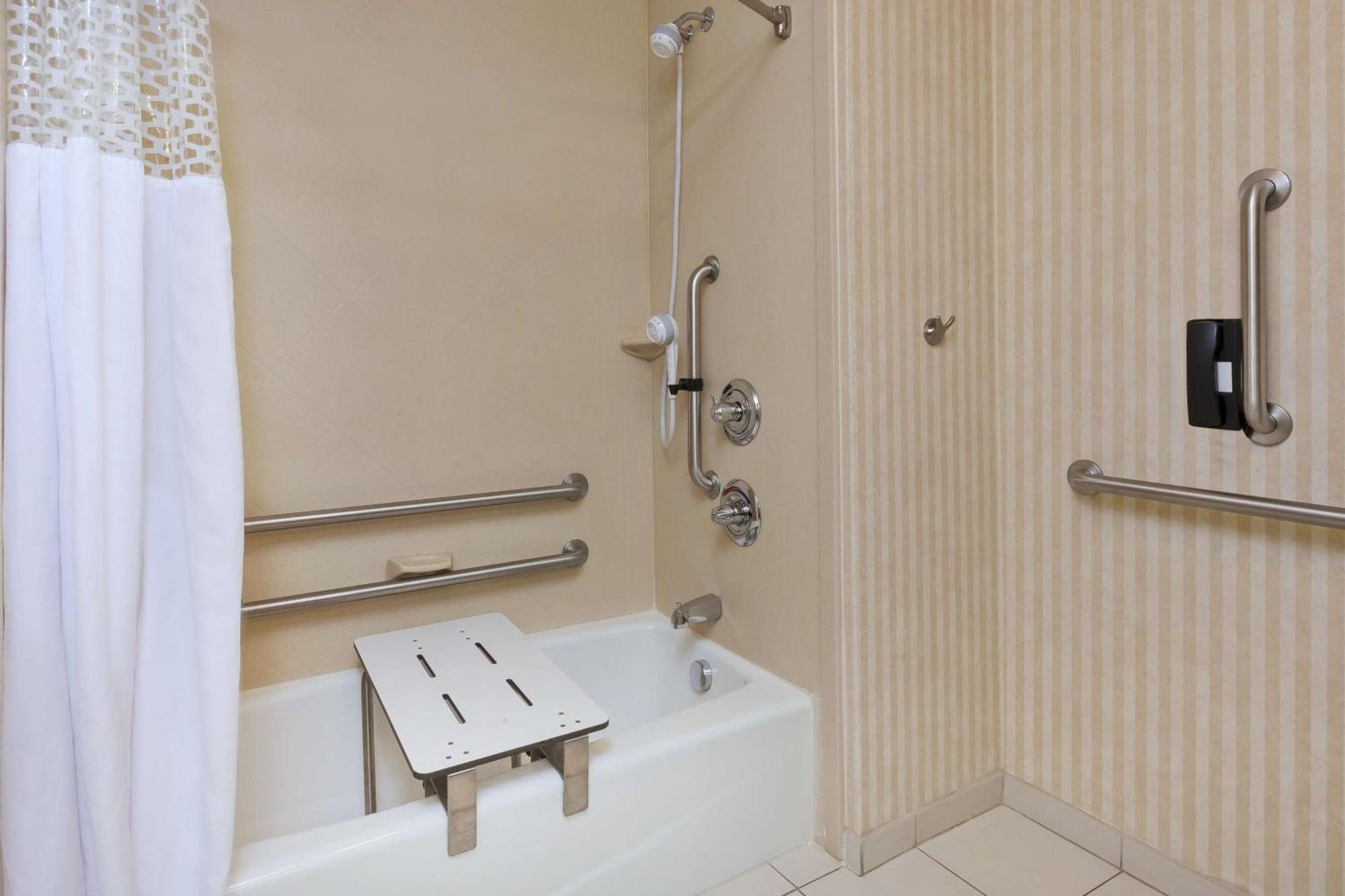 Hampton Inn Detroit/Southgate Exterior photo